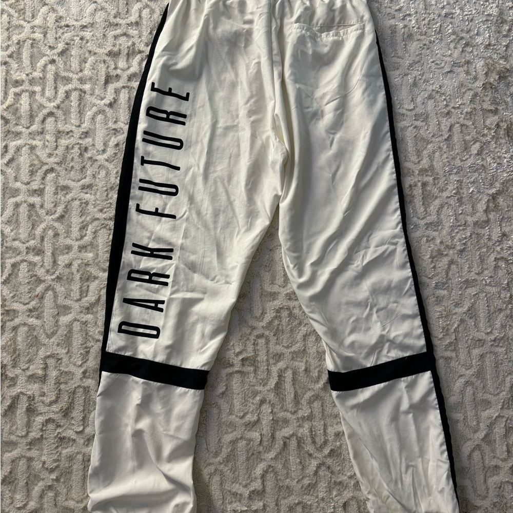 Men’s ASOS dark future jogger/exercise Pants - Picture 2 of 5